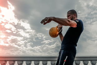 星空官网-詹姆斯亲自指导小将完成训练动作，詹姆斯训练有多刻苦